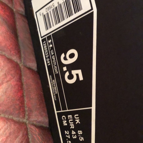 Preowned Under Armour cleats 9.5 - Picture 4 of 4
